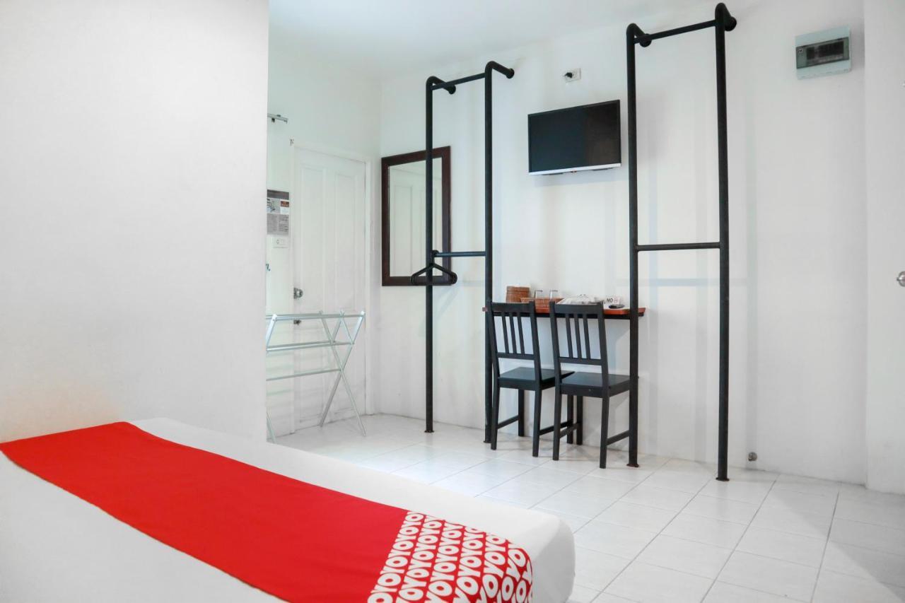 Oyo 1032 Beds Patong Hotel Phuket Buitenkant foto