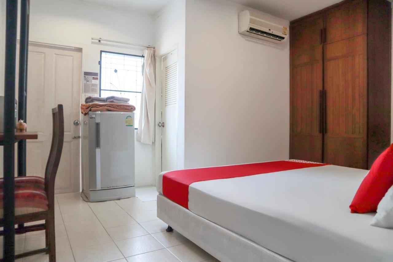 Oyo 1032 Beds Patong Hotel Phuket Buitenkant foto