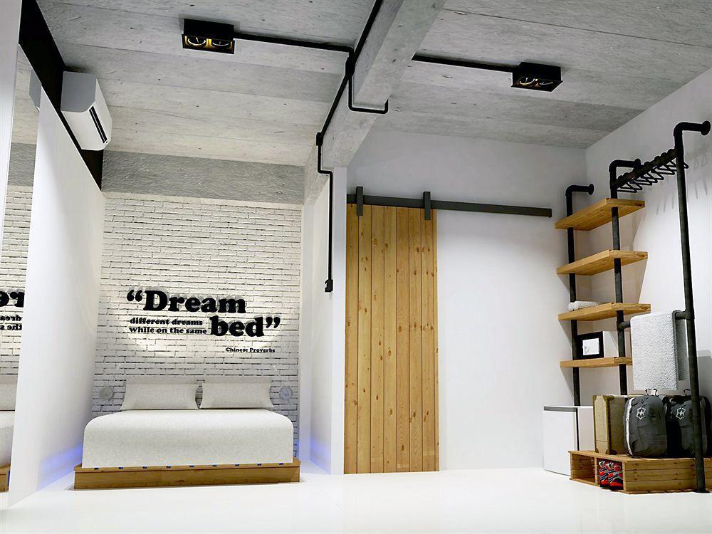 Oyo 1032 Beds Patong Hotel Phuket Buitenkant foto