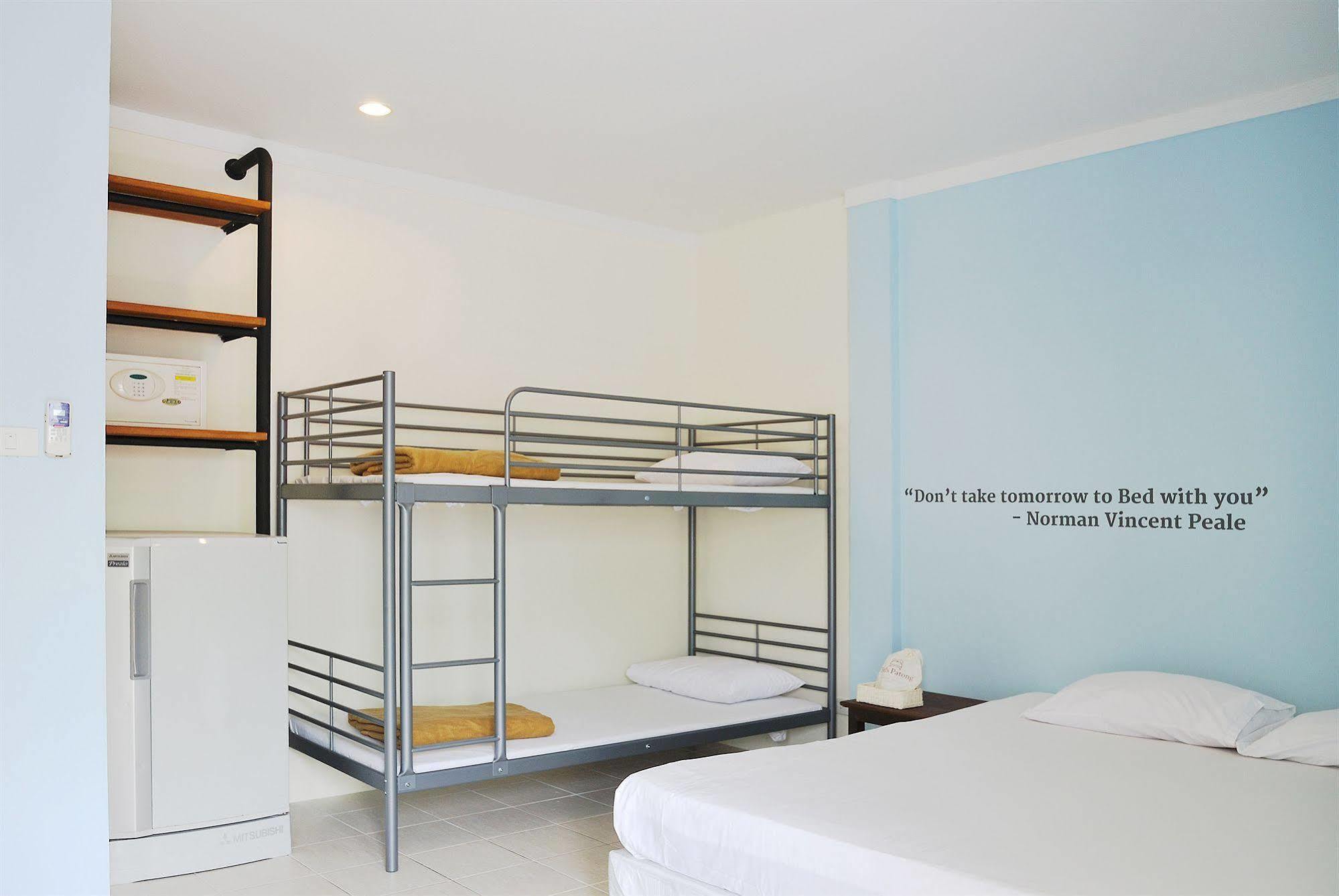 Oyo 1032 Beds Patong Hotel Phuket Buitenkant foto